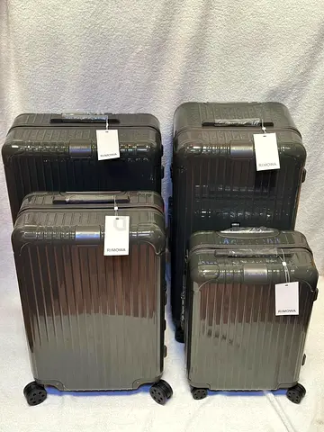 RIMOWA essential suitcase