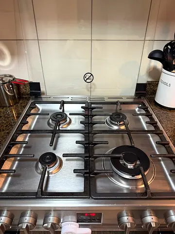Stainless steel 4-burner gas hob - great working condition