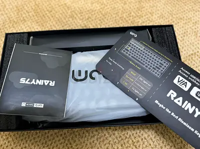 Brand new Rainy75 Keyboard With all accessories and high quality
