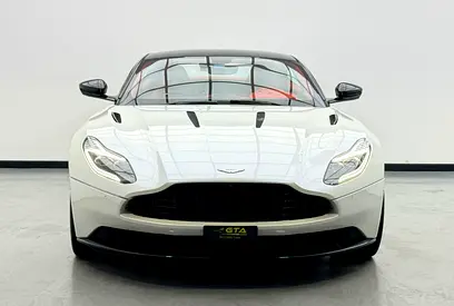 2017 Aston Martin DB11 photo 2