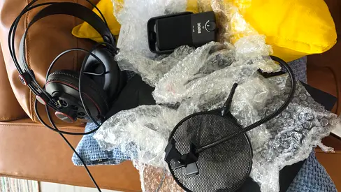 RØDE Mic + Superlux Headphones + Boom Arm Bundle