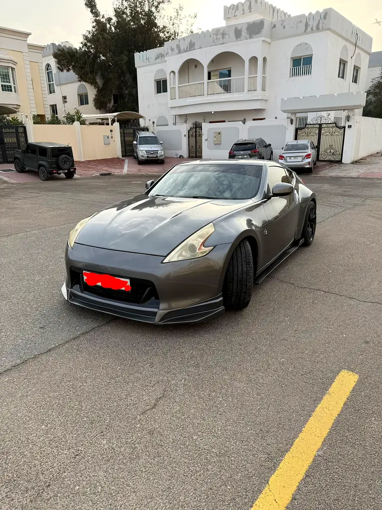 Nissan 370z 2014 — photo 1 of 10