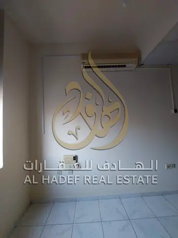 🏙️ استوديو ممتاز • مويلح القديمة • إطلالة مفتوحة • تكييف ومروحة سقف