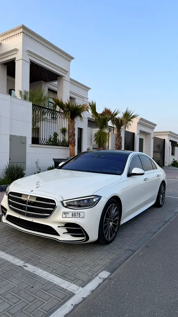 Mercedes-Benz S-Class 2022 — photo 1 of 8