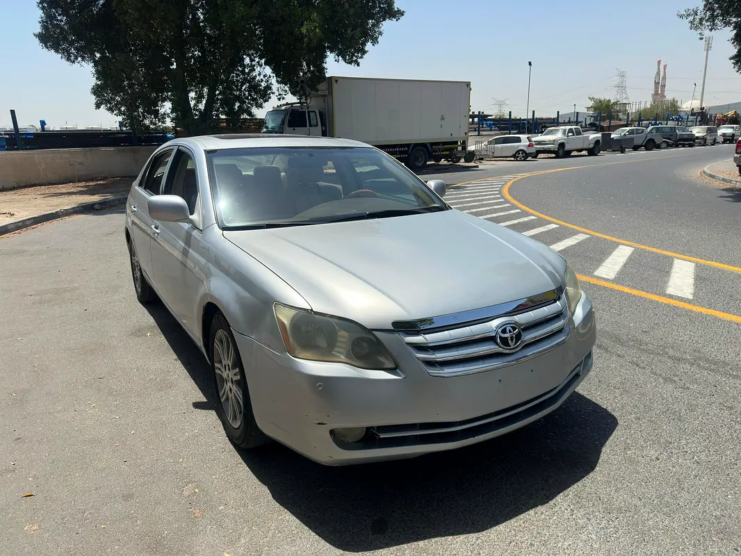 Toyota Avalon 2006 — photo 1 of 18