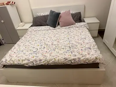 Malm Ikea Queen Bed and Mattress with 4 storage drawers