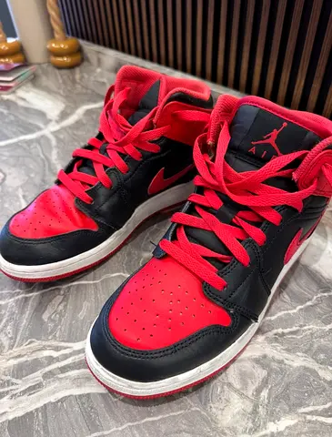Nike Air Jordan 1 Mid Alternate Bred 2022