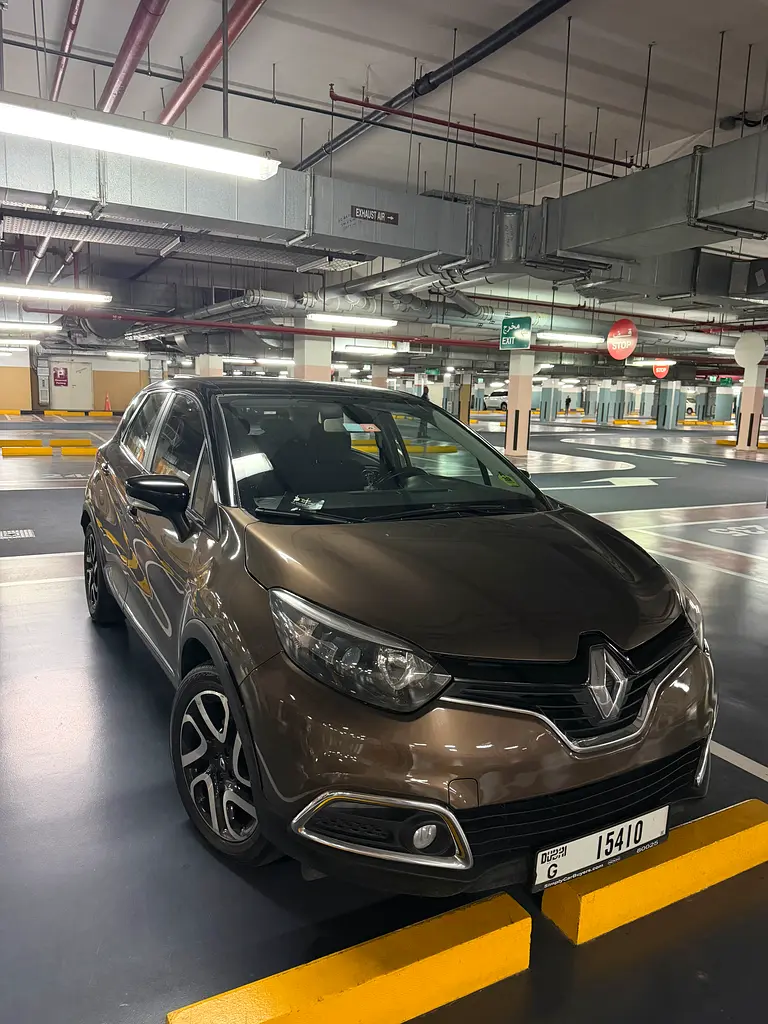 Renault Captur 2016 — photo 1 of 7