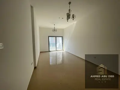ارخص سعر ثلاث غرف وصاله بالشارقه اطلاله مفتوحه بلكونه مساحه كبيره على مخرج دبى مباشره بالقرب من جميع الخدمات