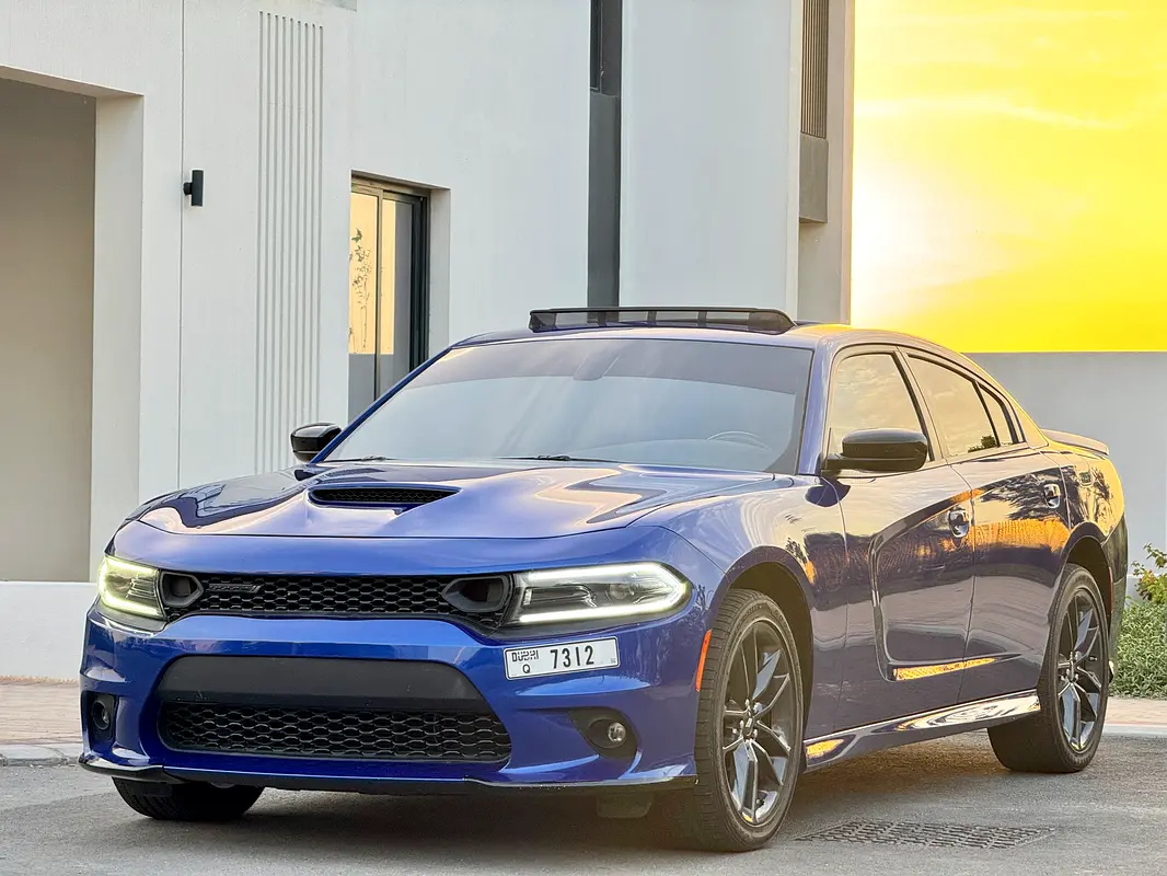 Dodge Charger 2022 — photo 1 of 20