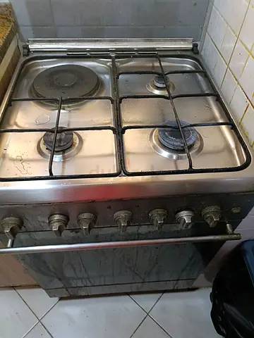 Used freestanding gas oven and cooktop - 4 burner