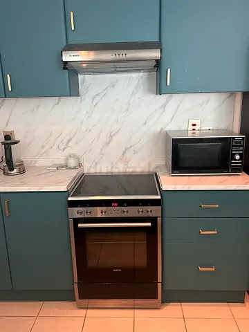 Freestanding electric oven with ceramic hob - good condition