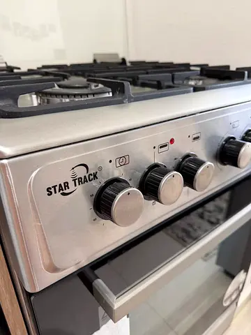 Star Track Stainless Steel Freestanding Gas Oven with 4 Burners