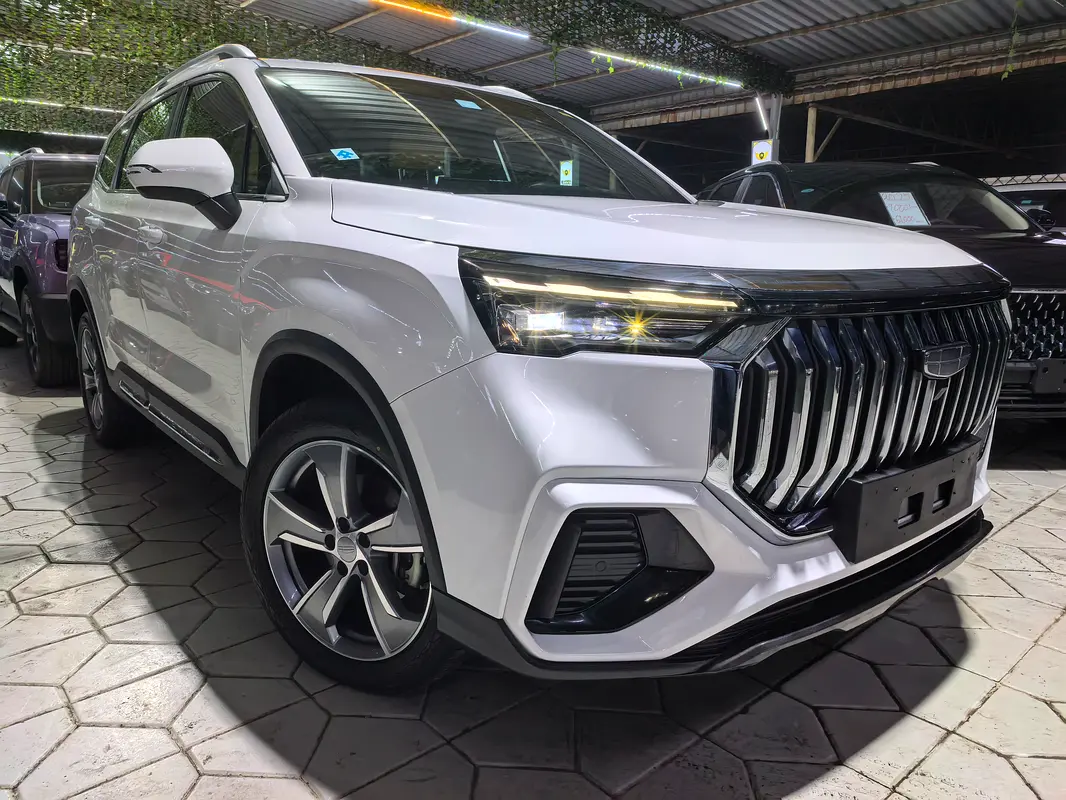 Geely Okvango 2025 — photo 1 of 19