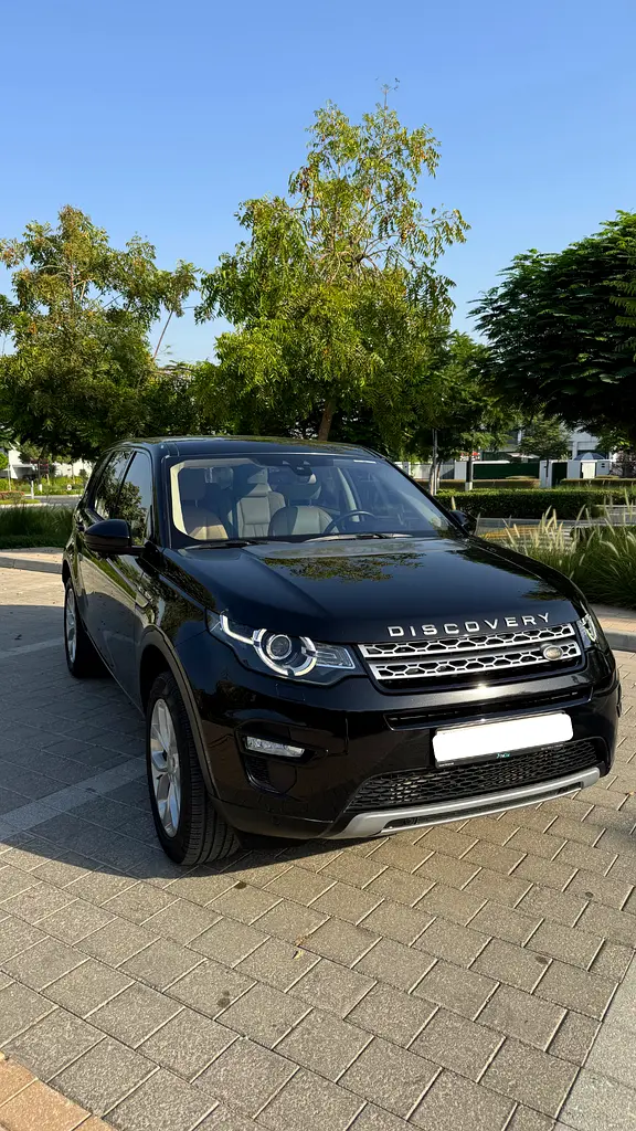 Land Rover Discovery Sport 2017 — photo 1 of 14