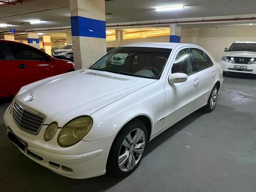 Mercedes-Benz E-Class 2003 — photo 1 of 7