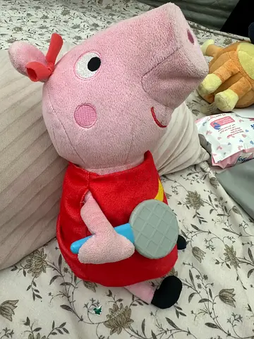 Peppa pig singing plush toy