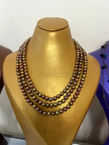 Multi color 3 layered pearl necklace