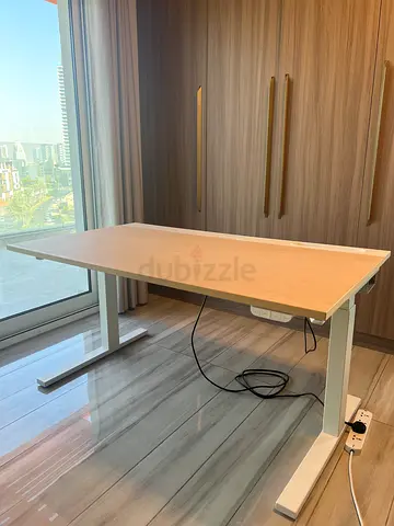 IKEA MITTZON Electric Standing Desk (140×68), Like New, 8 Months Old