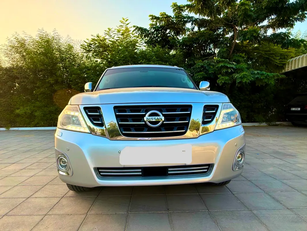 Nissan Patrol 2017 — photo 1 of 6