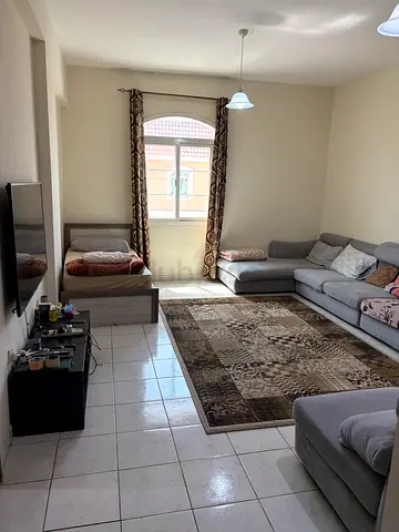 SPACIOUS HALL FOR RENT | R10 France Cluster