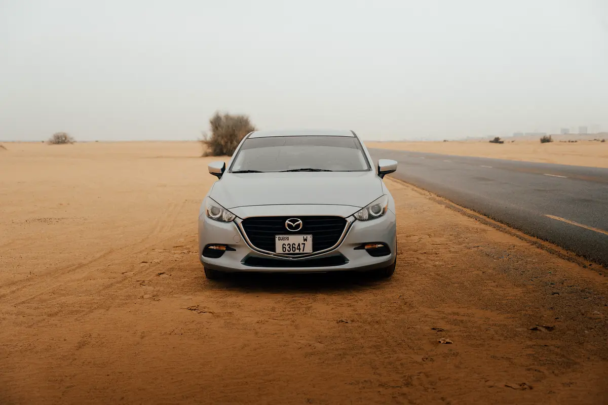 Mazda 3 2019 — photo 1 of 5