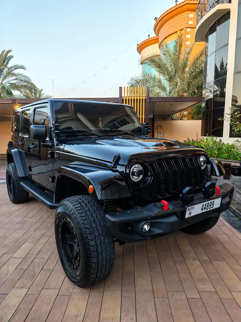 Jeep Wrangler 2016 — photo 1 of 19