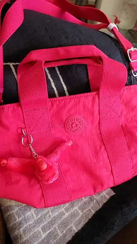 Kipling medium-sized bag with original label - new never use