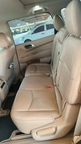 Beige leather car rear seats — free (good condition)