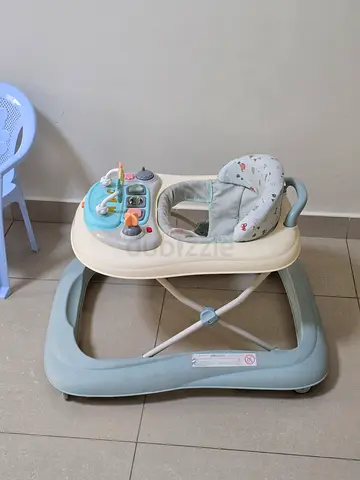 Lightweight baby walker with activity tray. (Foldable)