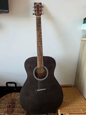 Yamaha FS400 acoustic guitar (brand new)