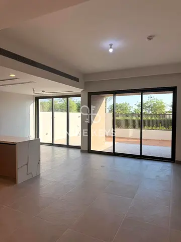 Single Row | Brand New | Close To Amenities