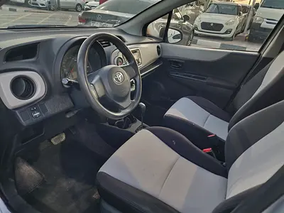 2013 Toyota YARIS 照片 7