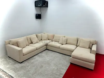 Excellent condition cratebarrel Ushape sofa