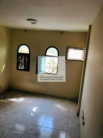 للإيجار السنوي في إمارة الشارقة منطقة البوطينة استوديو سكني مميز بسعر اقتصادي جداً مناسب للموظفين أو السكن الفردي داخل موقع حيوي وقريب من جميع الخدمات