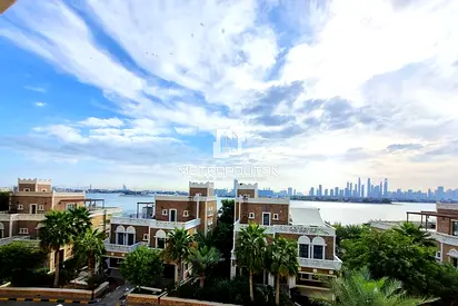 Bright| Spacious 4 BR| Upgraded| Vacant| Palm view