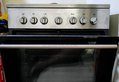 Used freestanding Electric induction cooker with oven - Excellent working condition. Hardly used