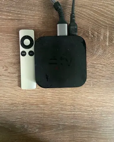 Apple TV (1st gen) with Remote - Good Working Condition