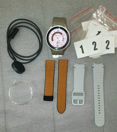 Samsung Watch 5 Pro With All Accessories Used One time!