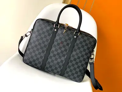 Louis Vuitton porte Documents briefcase