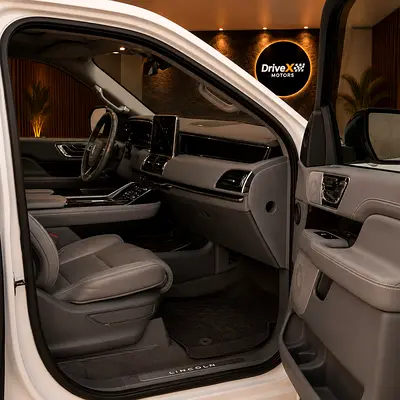 صورة 7 لـ 2018 Lincoln NAVIGATOR