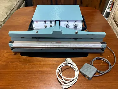 Plastic bag sealer
