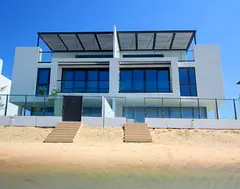 Direct Sea beach Villa- Ajmal Makan City Villa first raw direct to sea ( 5 bedrooms) ready