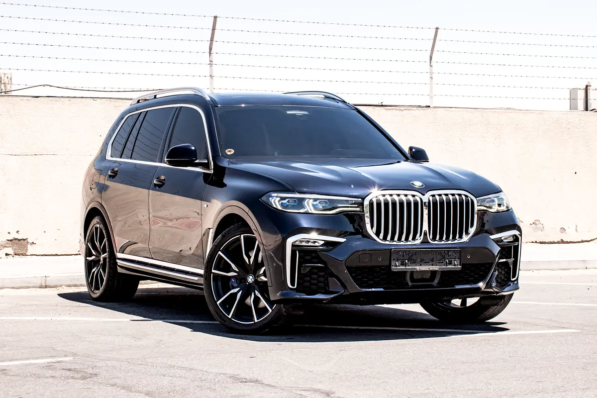 BMW X7 2022 — photo 1 of 18