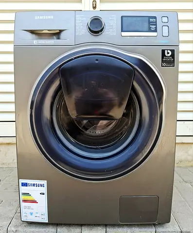 this 9kg SAMSUNG with Eco Bubble technology, with digital inverter motor, working perfectly