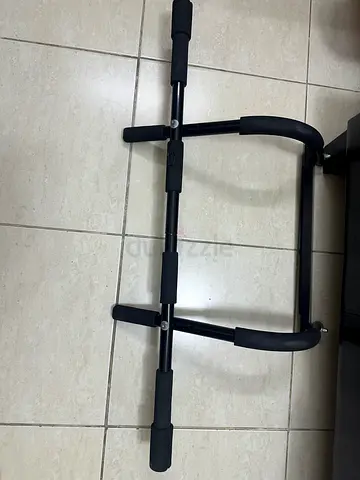 Doorway pull-up bar