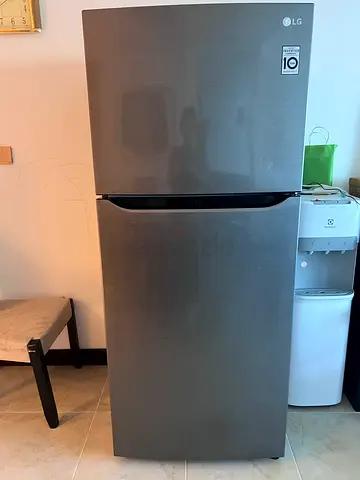 Immediate sale-pick by on Thursday/Friday -LG Top Freezer Refrigerator - Good Working Condition
