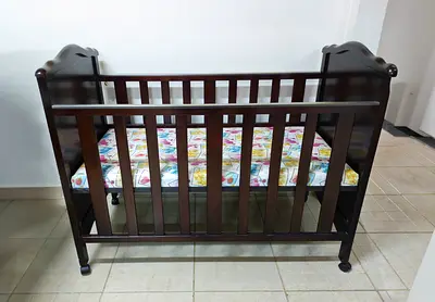 Solid Wood Baby Crib with Mattress – Dark Finish