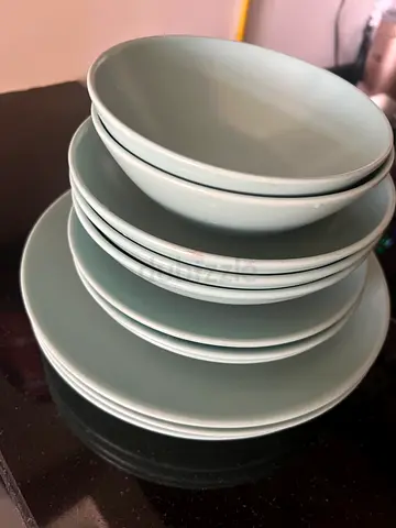 Ceramic Bowls and Plates Set with place mats