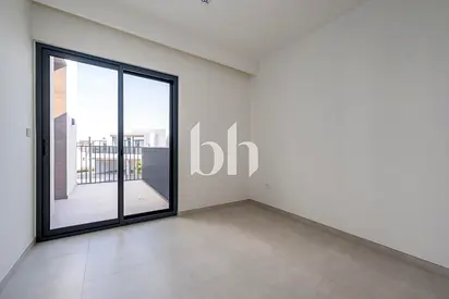 Single Row | Vacant Soon | Close to Pool